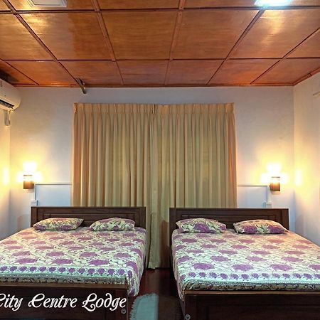 City Centre Lodge Ponnarankulama Luaran gambar