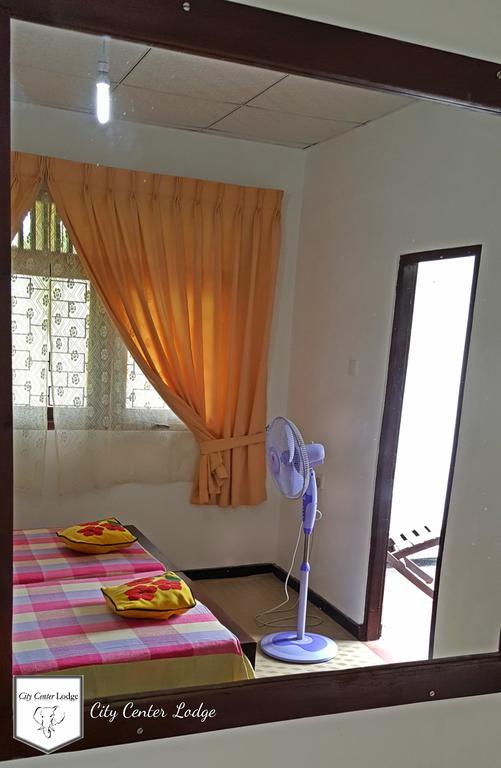 City Centre Lodge Ponnarankulama Luaran gambar