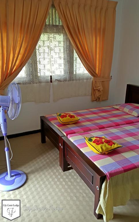City Centre Lodge Ponnarankulama Luaran gambar