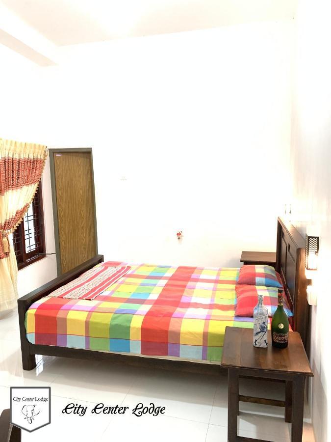 City Centre Lodge Ponnarankulama Luaran gambar