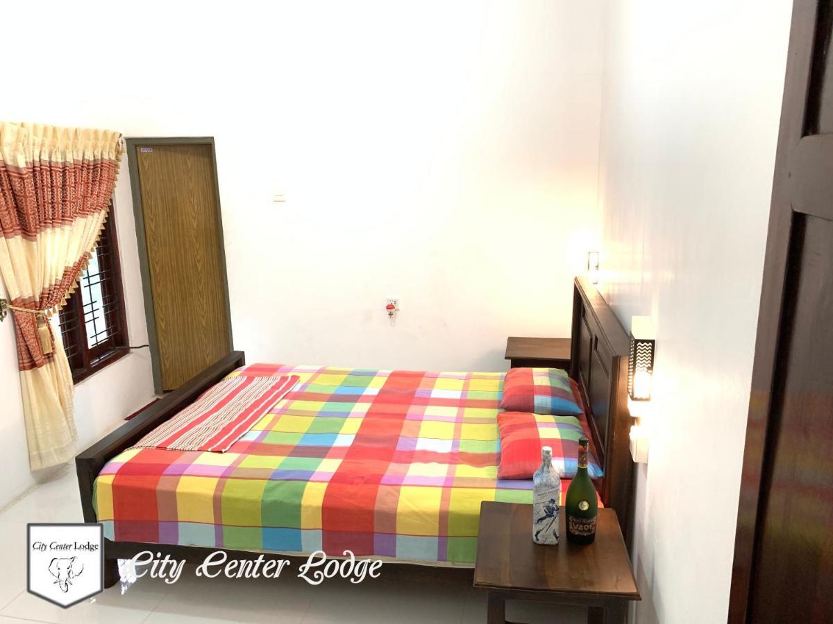 City Centre Lodge Ponnarankulama Luaran gambar