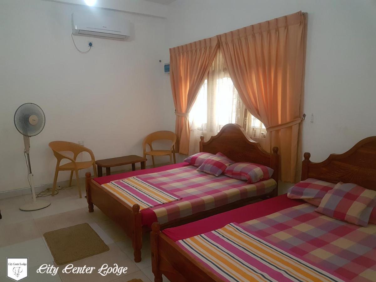 City Centre Lodge Ponnarankulama Luaran gambar