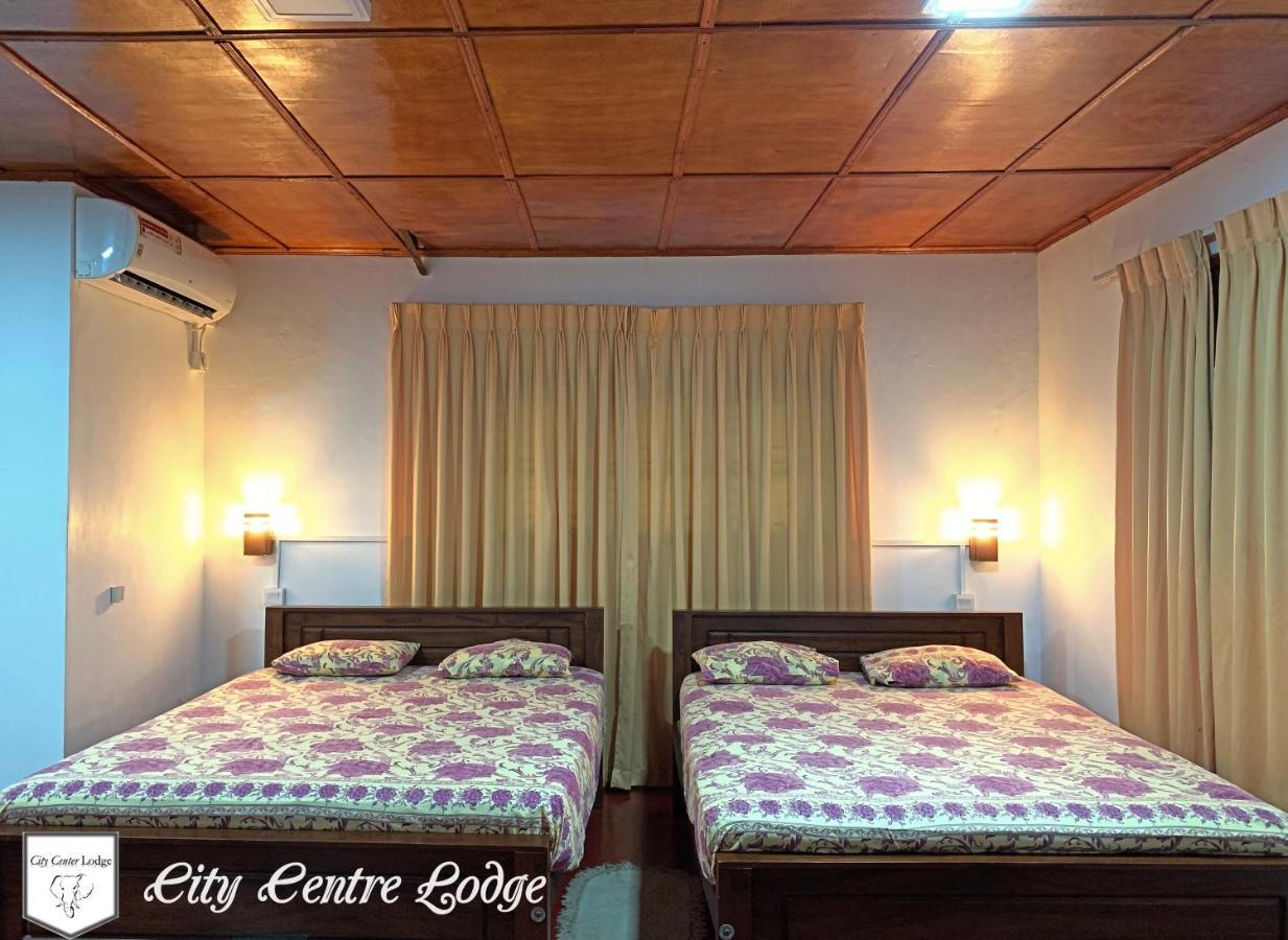 City Centre Lodge Ponnarankulama Luaran gambar